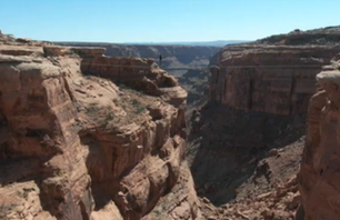 Slacklining in Moab
