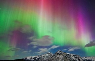 Mountains in Motion: March 2012 Aurora
