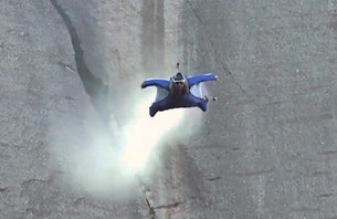 Science of Wingsuit Physics Explained