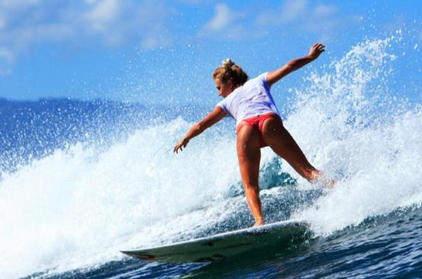 15 Sizzling Surfer Babes