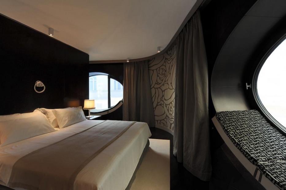 Enter Hotel Topazz