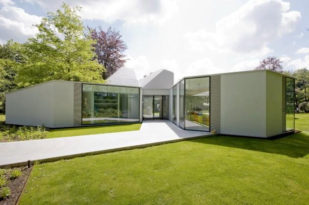 Villa 4.0 by Dick van Gameren Architects