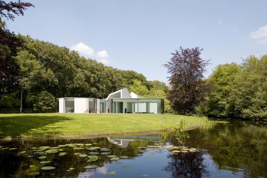 Villa 4.0 by Dick van Gameren Architects