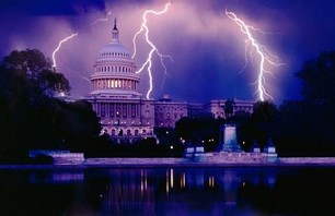 12 Stunning Lightning Strikes On Spectacular Landmarks