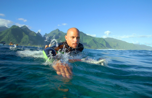 Kelly Slater Rides Ultimate Wave in 3D